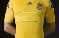 Украинскую сборную на Евро одели в этностиле: на сердце - оберег 