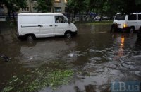 Сильный дождь практически парализовал Николаев