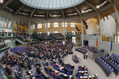 ФРГ и Франция призвали разработать новый Елисейский договор