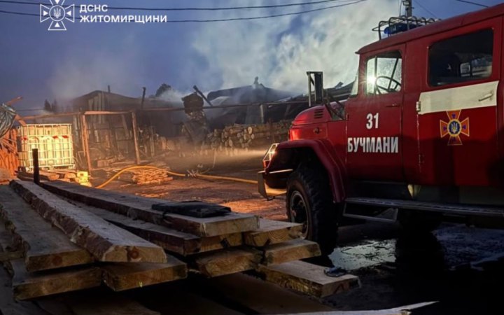 Вночі росіяни атакували енергетику Житомирщини, без світла понад 900 населених пунктів