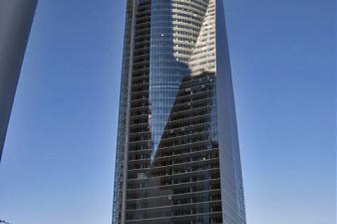 В Мадриде эвакуировали 57-этажный небоскреб из-за угроз взрыва