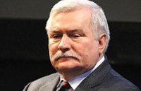У Польщі суд зобов'язав Валенсу попросити вибачення у Качинського