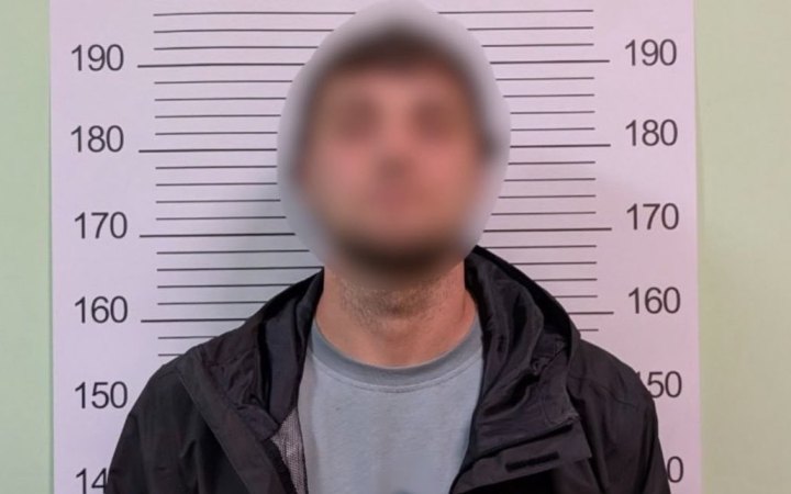 На Київщині чоловік із травматичного пістолета поранив двох місцевих мешканців