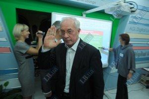 Азаров: правительство в Украине может снова возглавить женщина