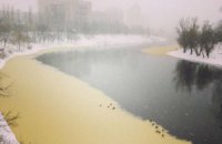 В "Киевводоканале" ничего не увидели странного в пожелтении Днепра