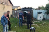 На Закарпатті контрабандисти хотіли перекинути цигарки за кордон за допомогою катапульти