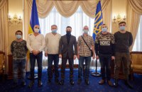 В Украину из пиратского плена вернулись моряки судна Stevia