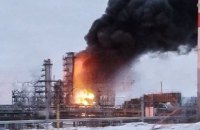 Росія не зможе захистити всі НПЗ від українських дронів, — британська розвідка