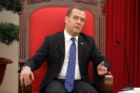 Премьер РФ считает, что при Зеленском отношения между Киевом и Москвой могут улучшиться