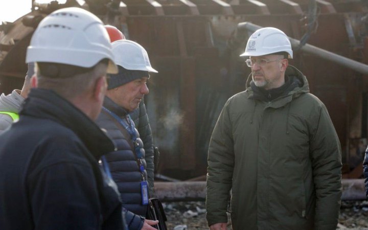 Денис Шмигаль перевірив захисні споруди на стратегічному енергооб’єкті у західній Україні