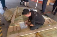 Закарпатские пограничники задержали крупную партию контрабандных сигарет