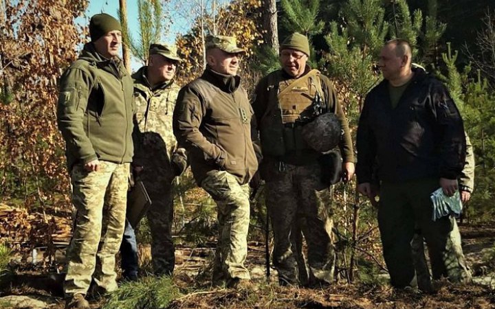 Укріплюються оборонні рубежі Києва