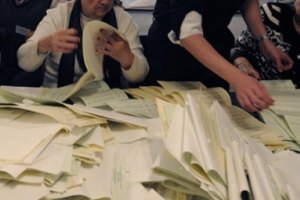 Глава ОИК 197 отрицает похищение протоколов "Беркутом"