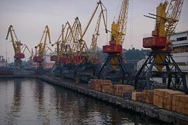 Одесских портовиков "нагибают" платить в киевский "общак"?