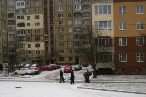 ​Во Львове 38-летний пьяный мужчина стрелял по прохожим с многоэтажки