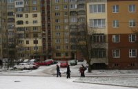 ​Во Львове 38-летний пьяный мужчина стрелял по прохожим с многоэтажки