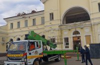 Херсонський залізничний вокзал відновлюється від вчорашнього обстрілу росіян, – УЗ