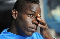 Балотелли эффектно забил гол в чемпионате Франции и прямо на поле выложил видео в Cеть