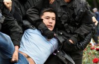 В Казахстане в день выборов задерживают митингующих против избрания преемника Назарбаева