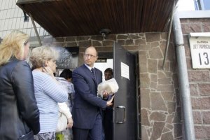 Яценюк ходил в СИЗО, чтобы попиариться, - мнение