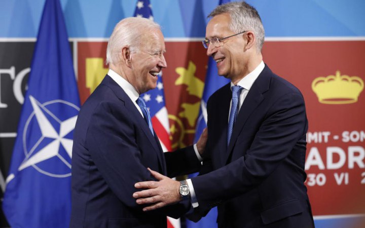 Байден анонсував новий пакет допомоги Україні на $800 млн: з ППО і зброєю для атаки