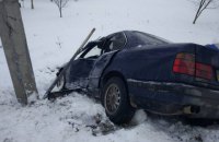 Под Львовом водитель BMW въехал в остановку общественного транспорта