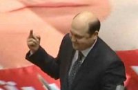 Депутат группы Рыбакова показал бютовцам "средний палец"