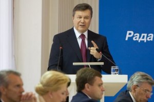 Янукович обещает "сделать все" для свободы прессы