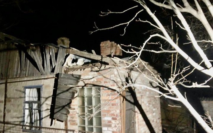 Уночі окупанти випустили понад 20 снарядів по Нікопольському району Дніпропетровщини