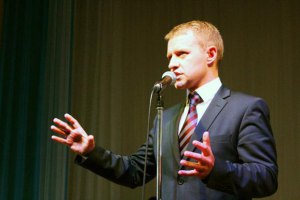 Украинский чиновник организовал круглосуточную трансляцию из своего кабинета