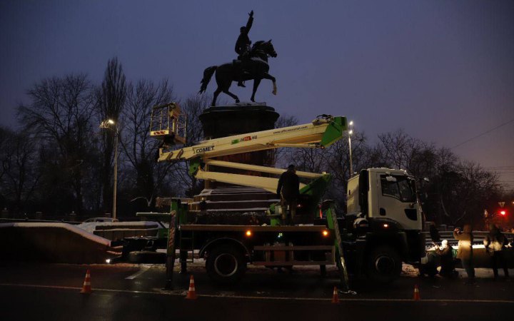 Головне за ніч та ранок суботи, 9 грудня: бої під Авдіївкою та Мар’їнкою, удари по Миколаєву та Нікопольщині