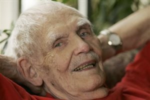 Скончался один из мэтров мировой фантастики Фредерик Пол
