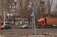 Розрахунків картками немає, маріупольці стоять у чергах на пошту