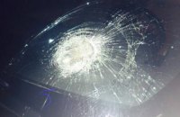 Нардепу Рыбалке разбили окна автомобиля 500-граммовыми гирями