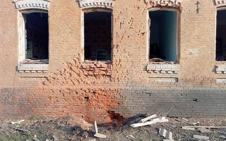 Унаслідок обстрілів прикордоння Сумщини поранено жінку, окупанти поцілили у церкву та дитсадок (оновлено)
