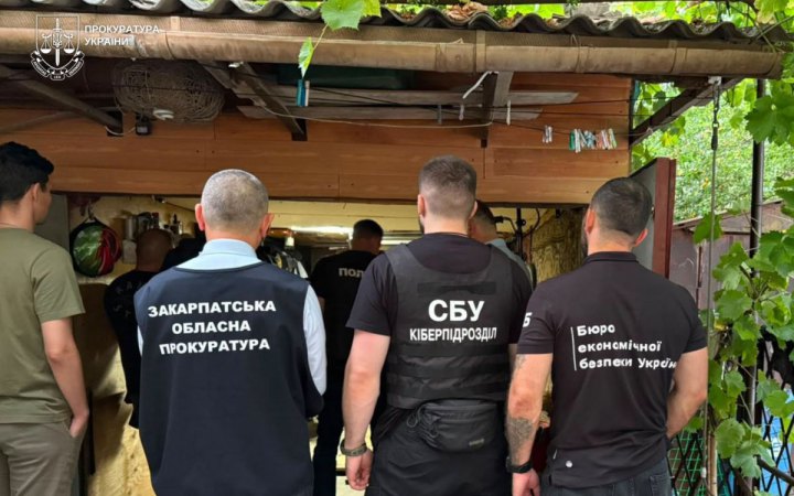 На Закарпатті викрили підпільне виготовлення документів із печатками державних органів