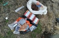 Правоохранители нашли два тайника с взрывчаткой и гранатами в Запорожье
