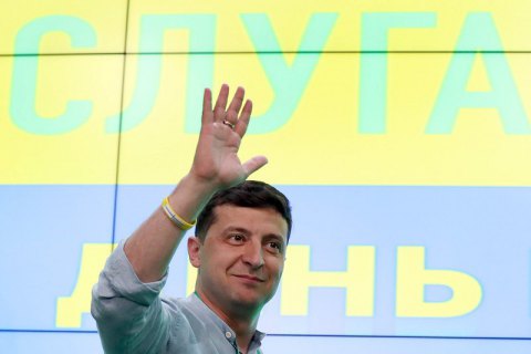 "Слуга народа" может получить около 255 мест в парламенте 