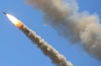 Росіяни атакували Київ балістикою: пролунали вибухи (доповнено)