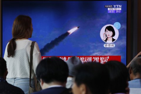 Северная Корея пятый раз за последние недели провела испытания баллистических ракет