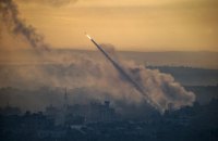 ЗМІ: Нетаньягу обіцяє “рішучу відповідь” на ракети ХАМАС, у той час як ізраїльські удари по Газі вбили десятки людей