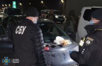 СБУ ліквідувала у Вінниці банду, яка збувала арсенали автоматів та бойових гранат