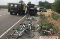 Под Николаевом автомобиль въехал в группу детей на велосипедах