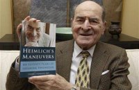 Помер винахідник "прийому Геймліха"