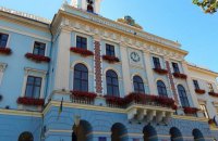 Черновцы решили вывешивать флаг ОУН и использовать лишь украинский язык