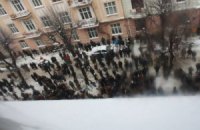 Почався штурм Чернівецької ОДА (оновлено)