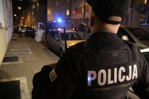 В Польше украинец перевозил 30 пассажиров в 2-местном минибусе