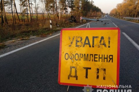 На Сумщине от удара в отбойник Audi разорвало на части, четверо погибших