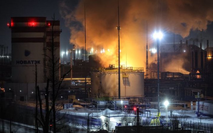 У ГУР розповіли деталі ураження російського комплексу «Новатек-Усть-Луга»