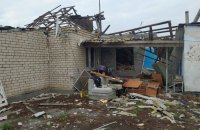 Унаслідок обстрілів Херсонщини пошкоджені будинки і підприємство, є загиблі і поранені